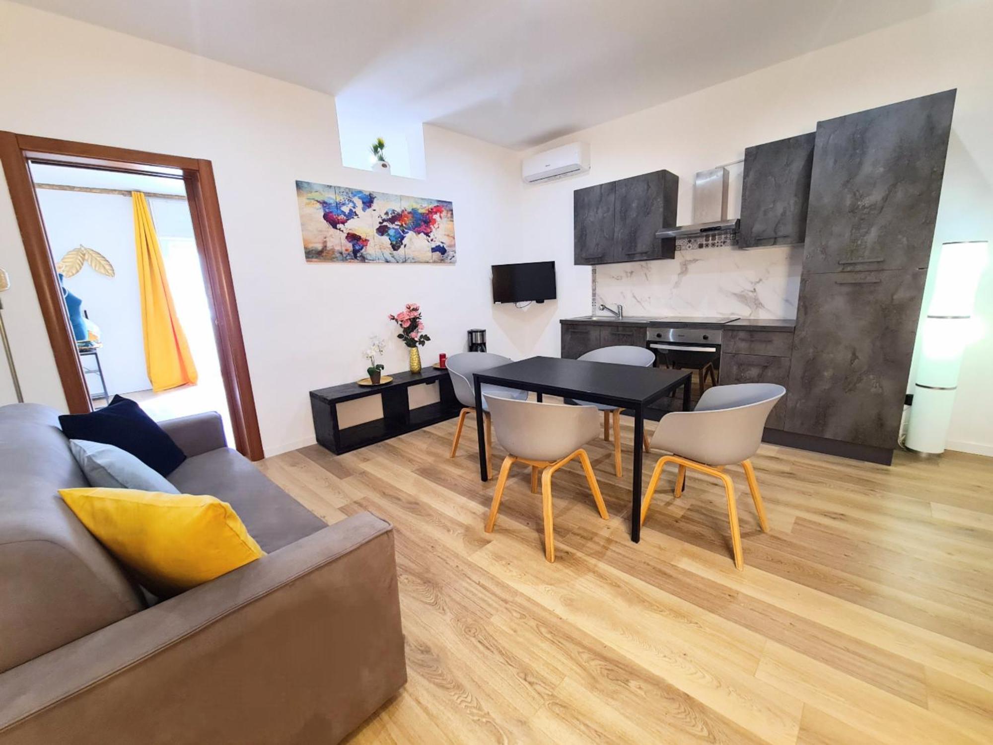 Luxury Flat In Center By The Sea Apartment Bari Exterior foto
